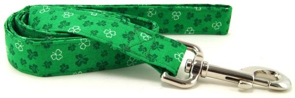 Tossed Shamrocks on Green Dog Leash (size: large)